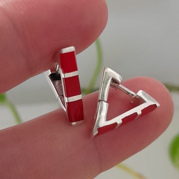 Huggies nácar piedra triangulares rojo-argolla italiana