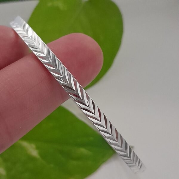 Esclava laminada lisa diseño flecha