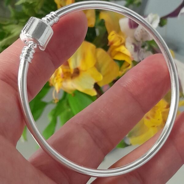 Pulsera pandora rigida cierre cuadrado