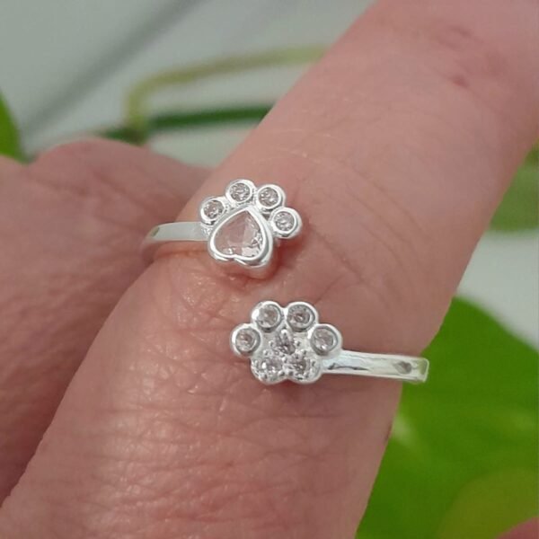 Anillo italiano ajustable patita de perro rosa