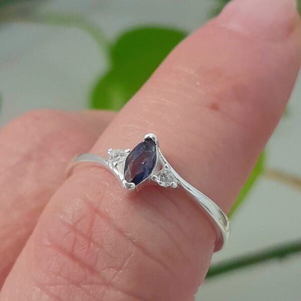 Anillo italiano cubic violeta pequeño