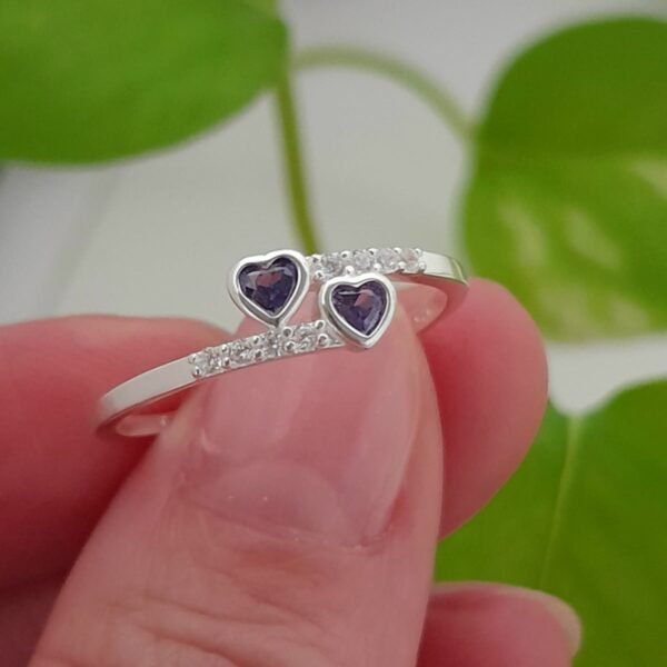 Anillo italiano dos corazones cubic violeta