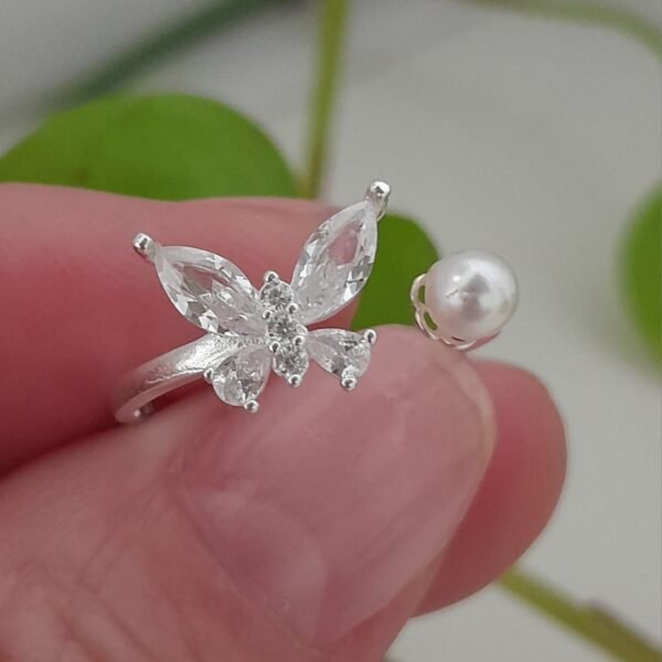Anilllo italiano mariposa ajustable cubic blanco con perla