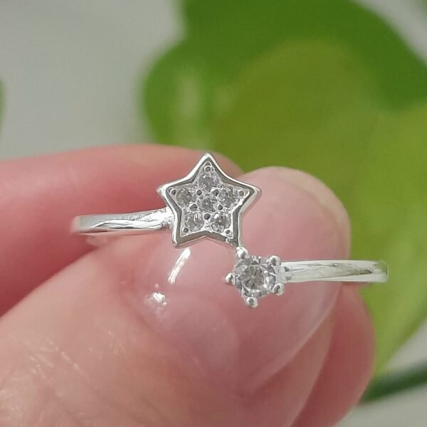 Anillo italiano estrella y cubic blanco