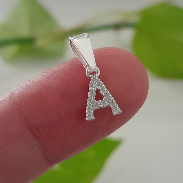 Inicial A laminada con brillo