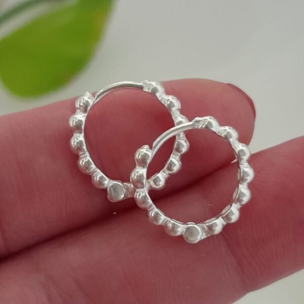 Huggies laminados lisos con bolitas