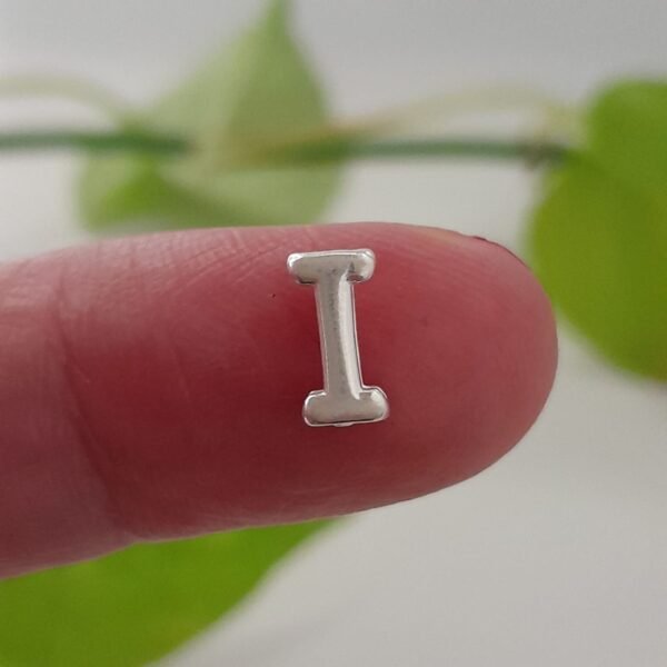 Inicial I laminada pasante liso