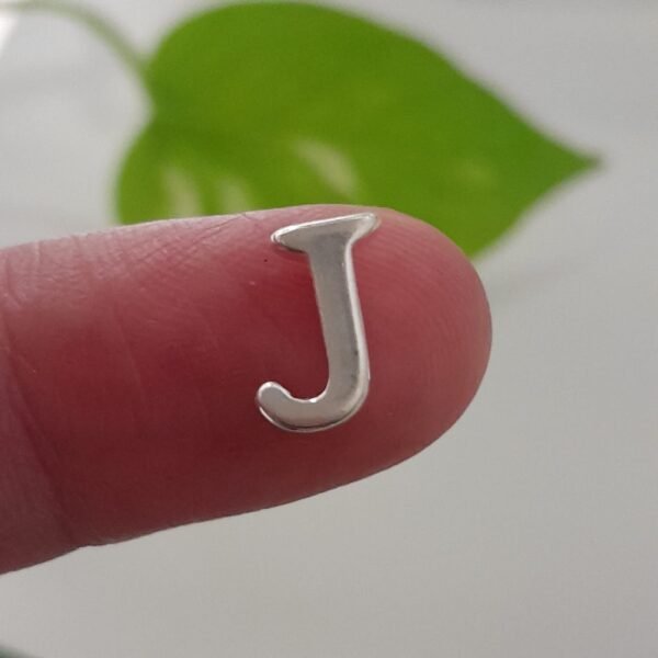 Inicial J laminada pasante lisa