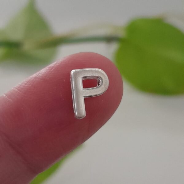 Inicial P laminada pasante lisa