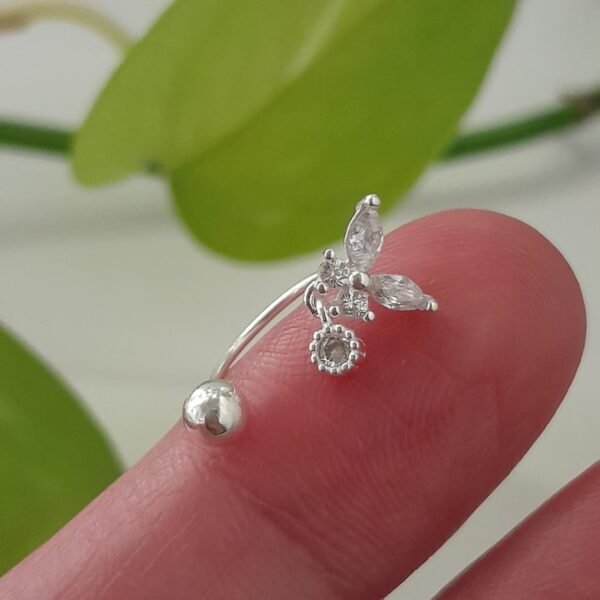 Piercing pupo mariposa laminada con cubic colgante