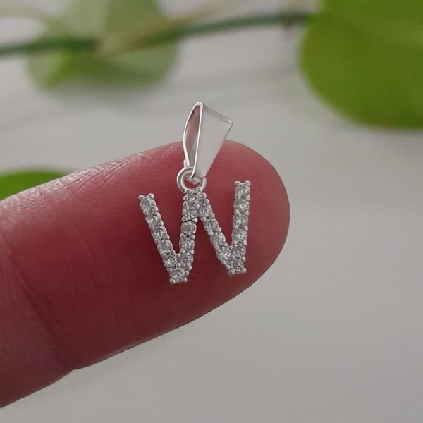 Inicial W laminada con brillo