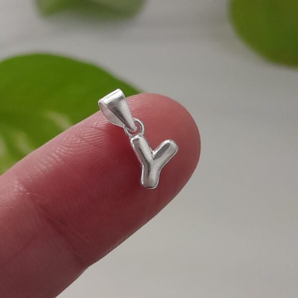 Inicial Y italiana lisa