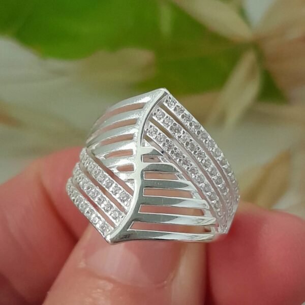 Anillo italiano con cubic