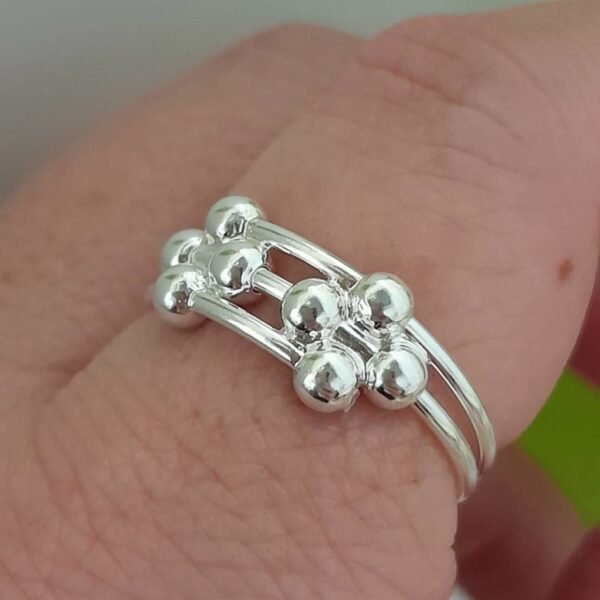 Anillo italiano con bolitas lisas