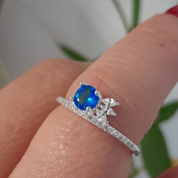 Anillo italiano con cubic celeste