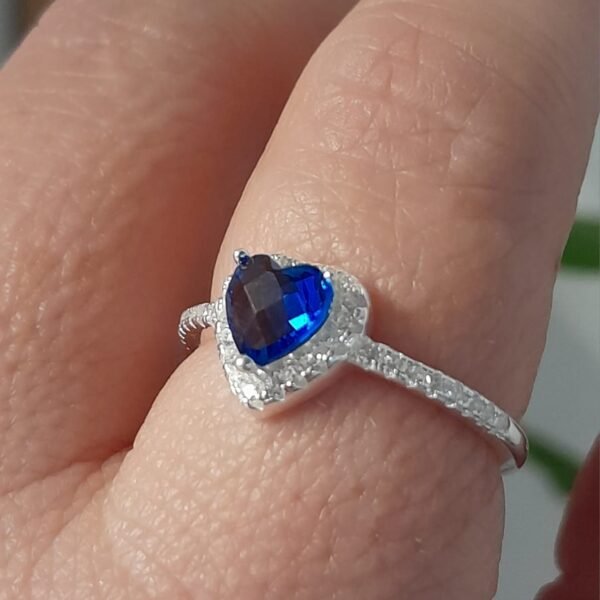 Anillo italiano corazon con cubic azul