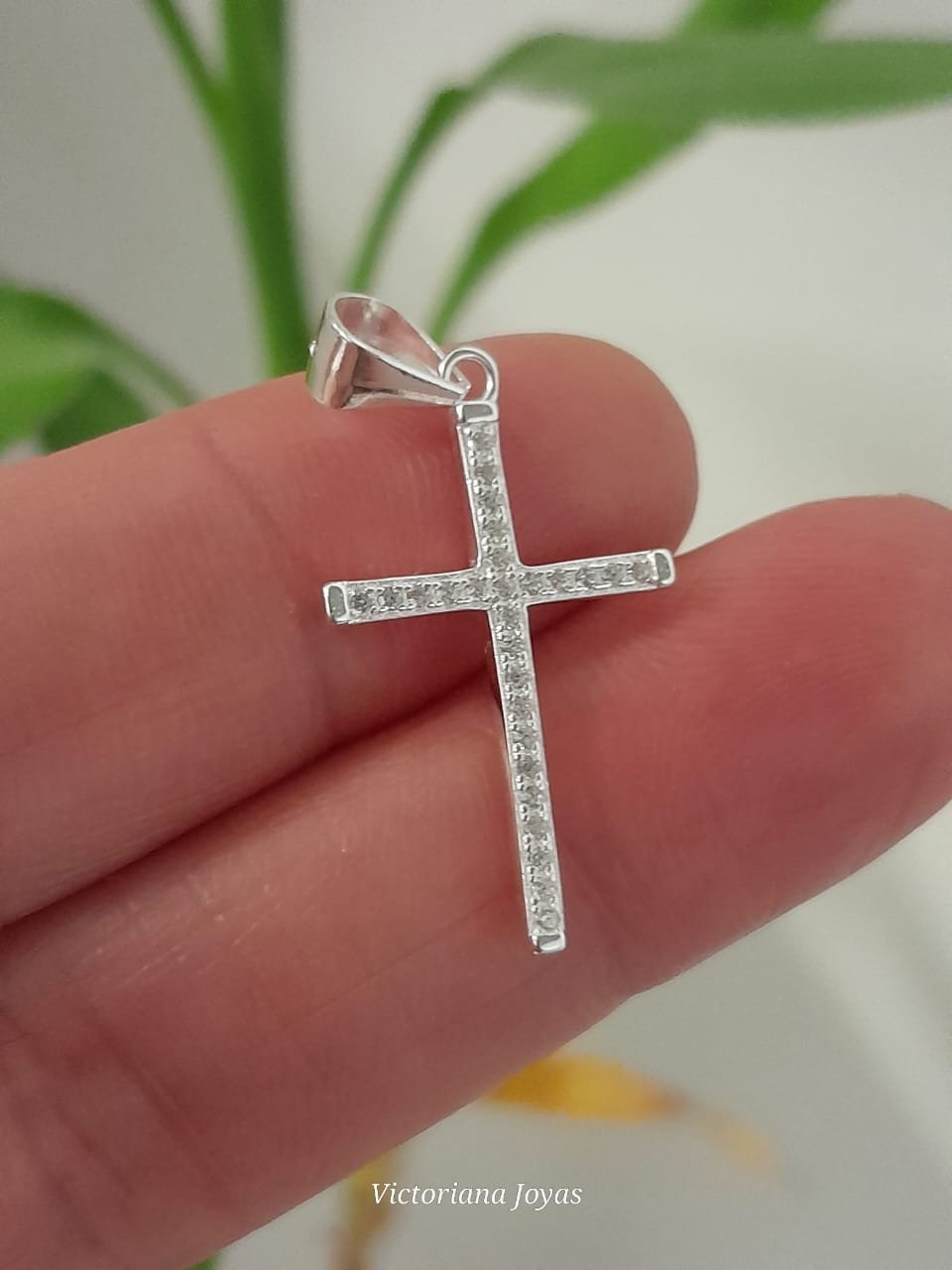 Cruz italiana con cubic