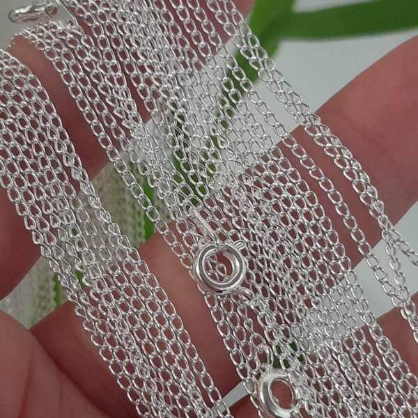 Cadena laminada con eslabones