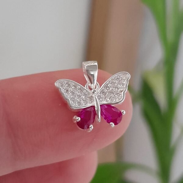 Dije italiano mariposa con cubic fucsia