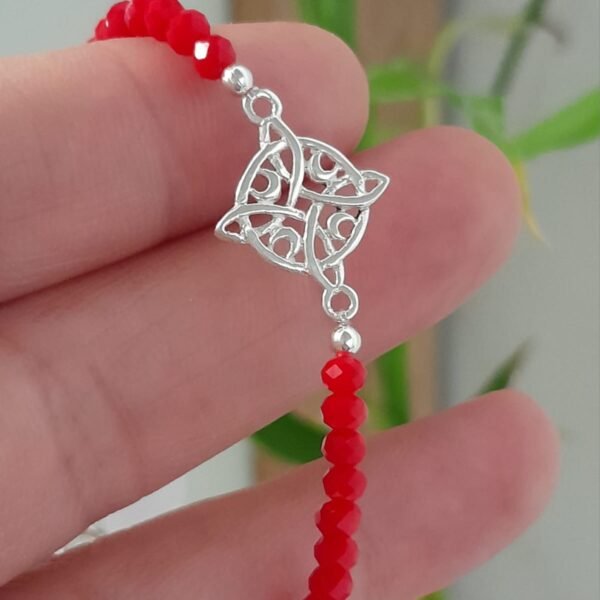 Pulsera italiana cristal de roca rojo con nudo de bruja