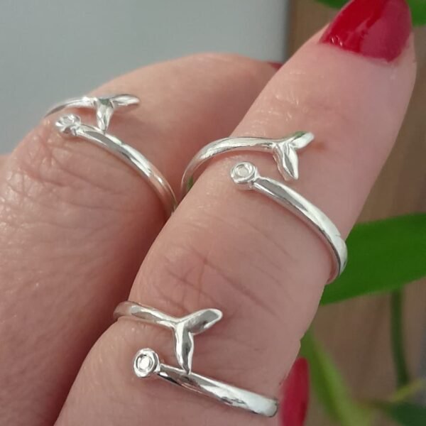 Anillo laminado colita de ballena ajustable