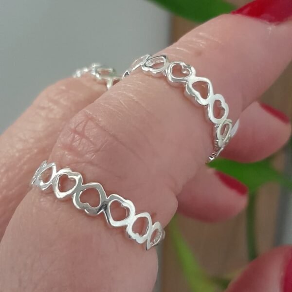 Anillo laminado corazones lisos ajustable