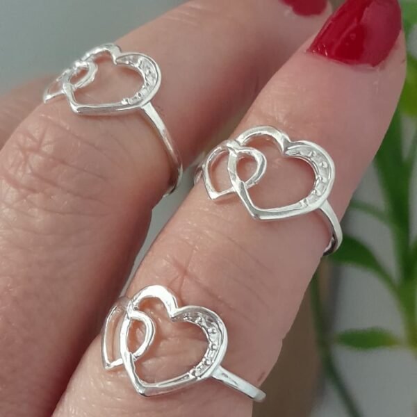Anillo laminado dos corazones