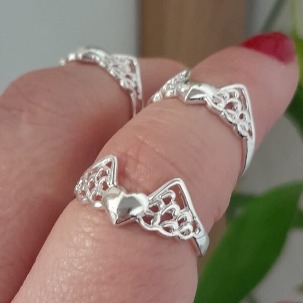 Anillo laminado corazon alado