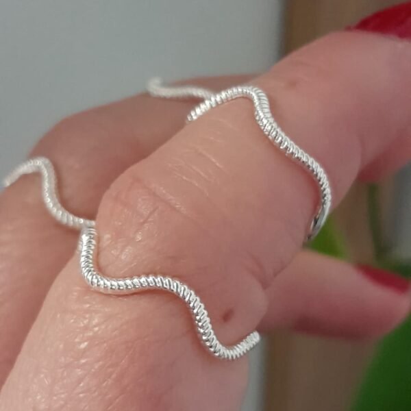 Anillo laminado ondulado liso