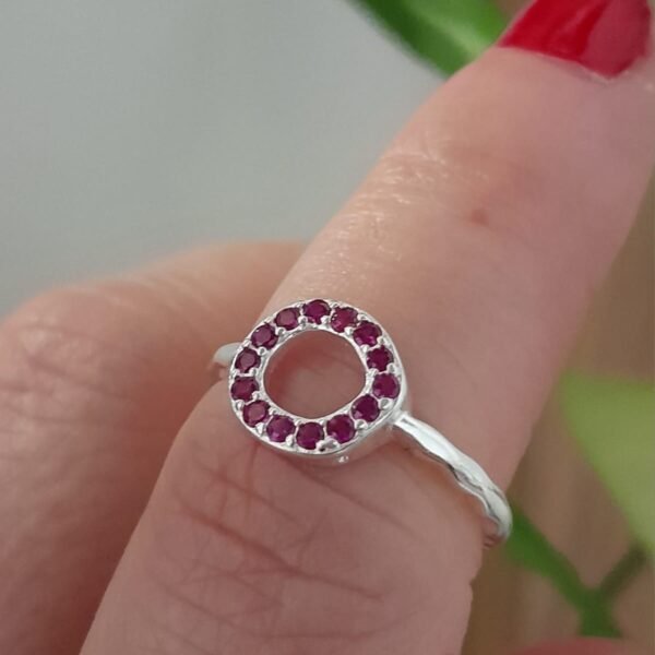Anillo laminado circular cubic rosa