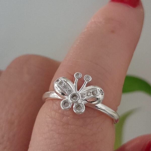 Anillo laminado mariposa con cubic