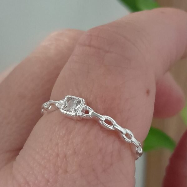 Anillo laminado cubic con cadena