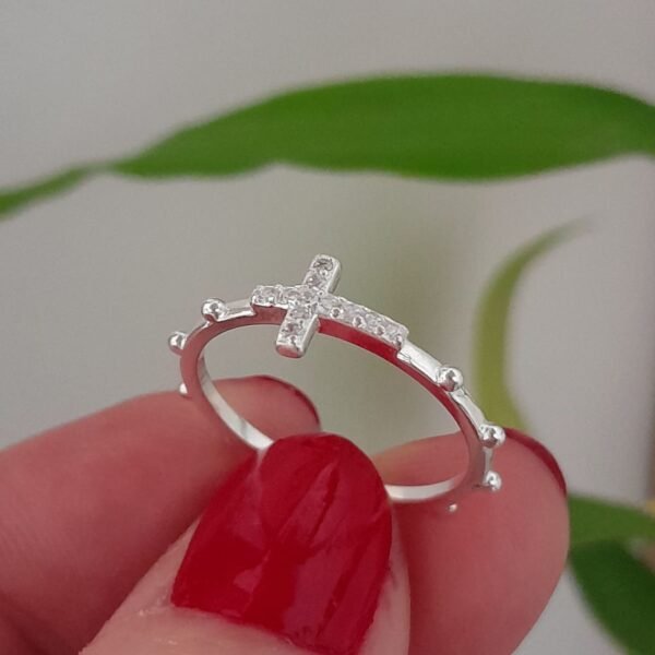 Anillo laminado cruz con cubic