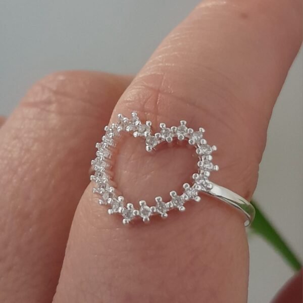 Anillo laminado corazon con cubic