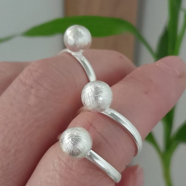 Anillo laminado bola arenada grande