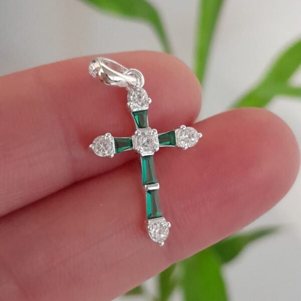 Cruz italiana con cubic verde