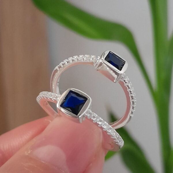 Anillo italiano cubic cuadrado azul