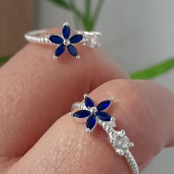 Anillo italiano flor cubic azul