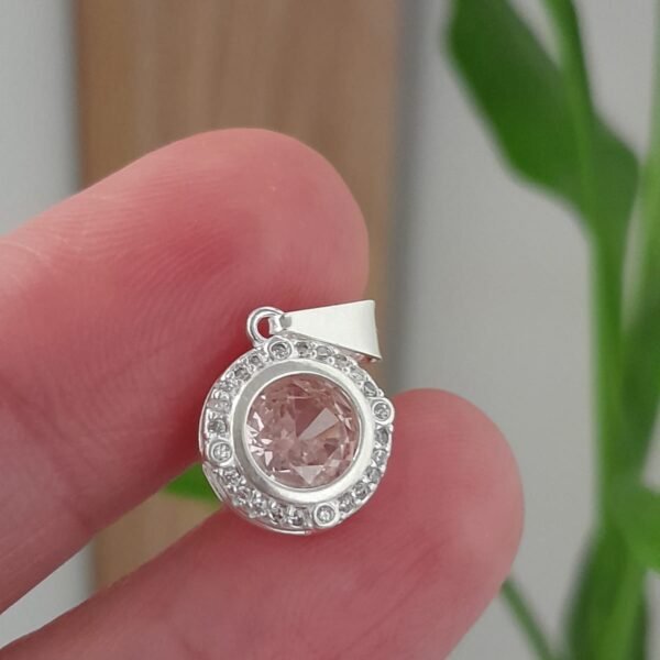 Dije laminado cubic rosa