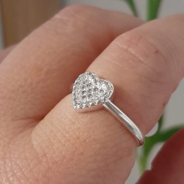 Anillo laminado corazon de cubic