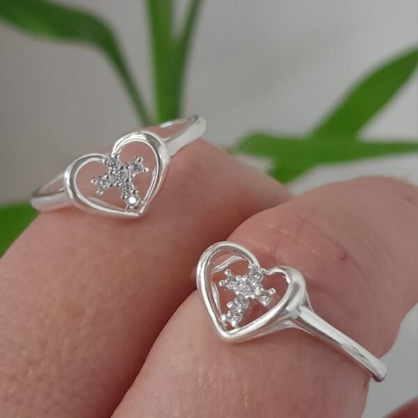 Anillo laminado corazon y cruz de cubic