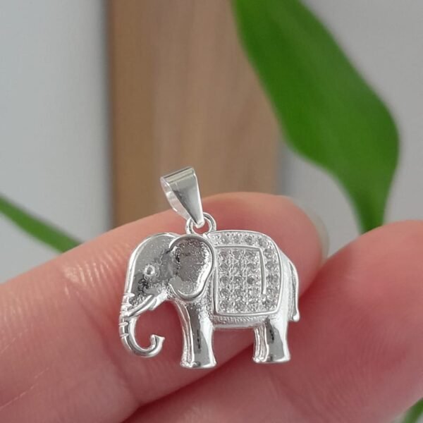 Dije italiano elefante con cubic