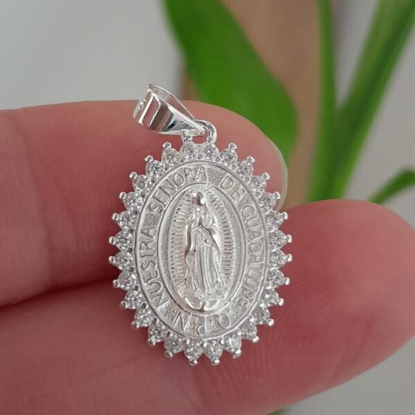 Dije italiano medalla guadalupe con cubic