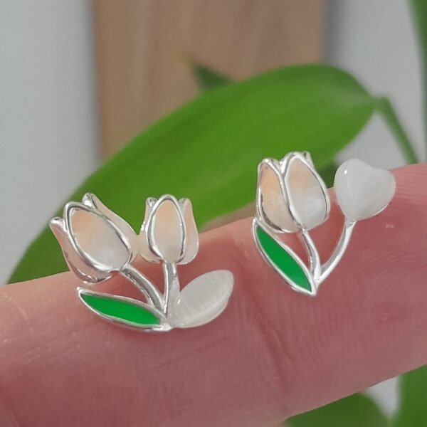 Pasante italiano tulipan esmaltado con nacar