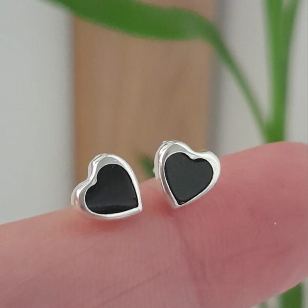 Pasante italiano corazon con obsidiana negra