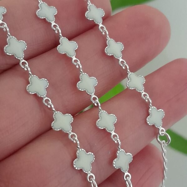 Pulsera lamminada trebol esmaltado blanco