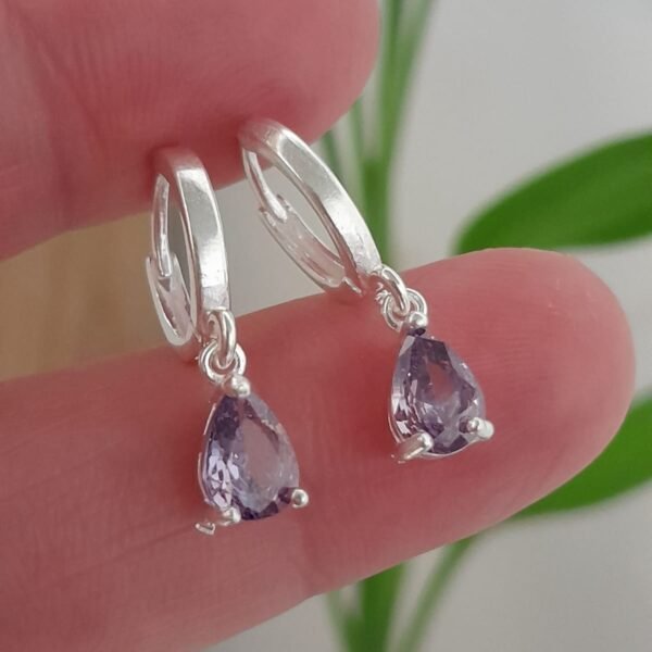 Argolla laminada gota cubic violeta colgante