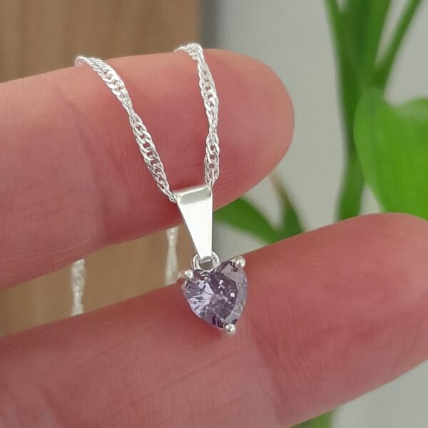 Dije laminado corazon cubic violeta