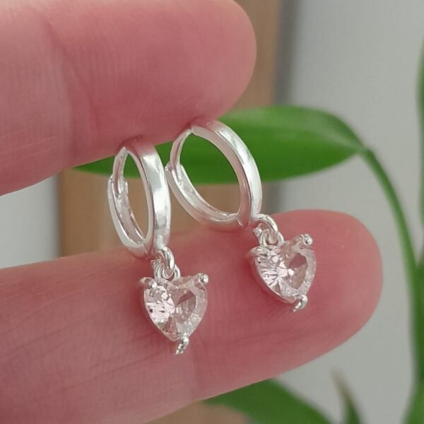 Argolla laminada corazon cubic rosa colgante