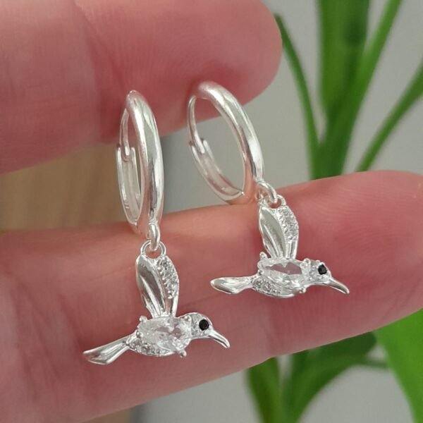 Argolla laminada colibri blanco colgante